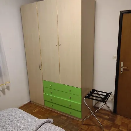 Guest house Guesthouse Suzy 3*