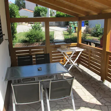 Guest house Guesthouse Suzy 3*