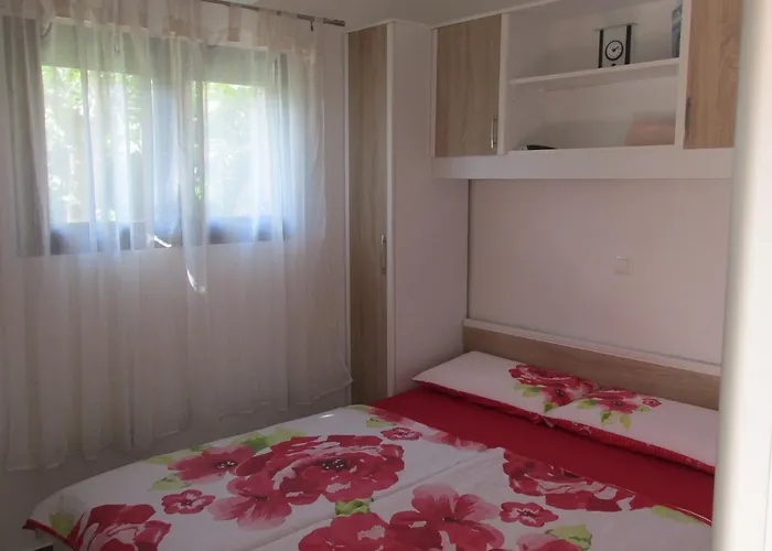 Guesthouse Suzy Hotel 3*